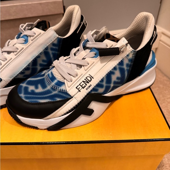 Fendi Flow sneaker 
White & blue Lycra® low top - Picture 3 of 6